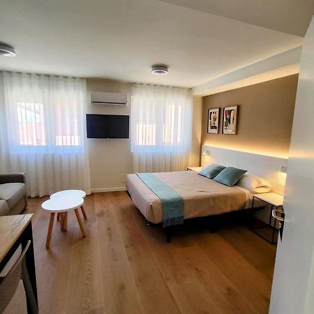 Vut Quinta La Villa Quintanadueñas エクステリア 写真